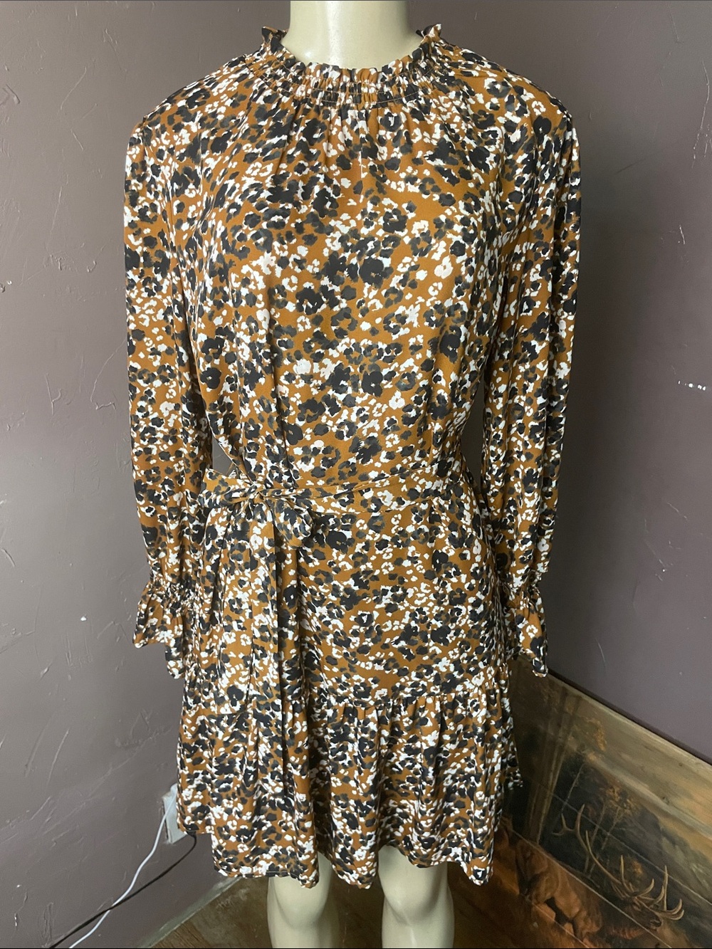 Ophelia Roe size S
Rust Floral Long-Sleeve 
Smocked-Neck 
Dress with Tie Waist
